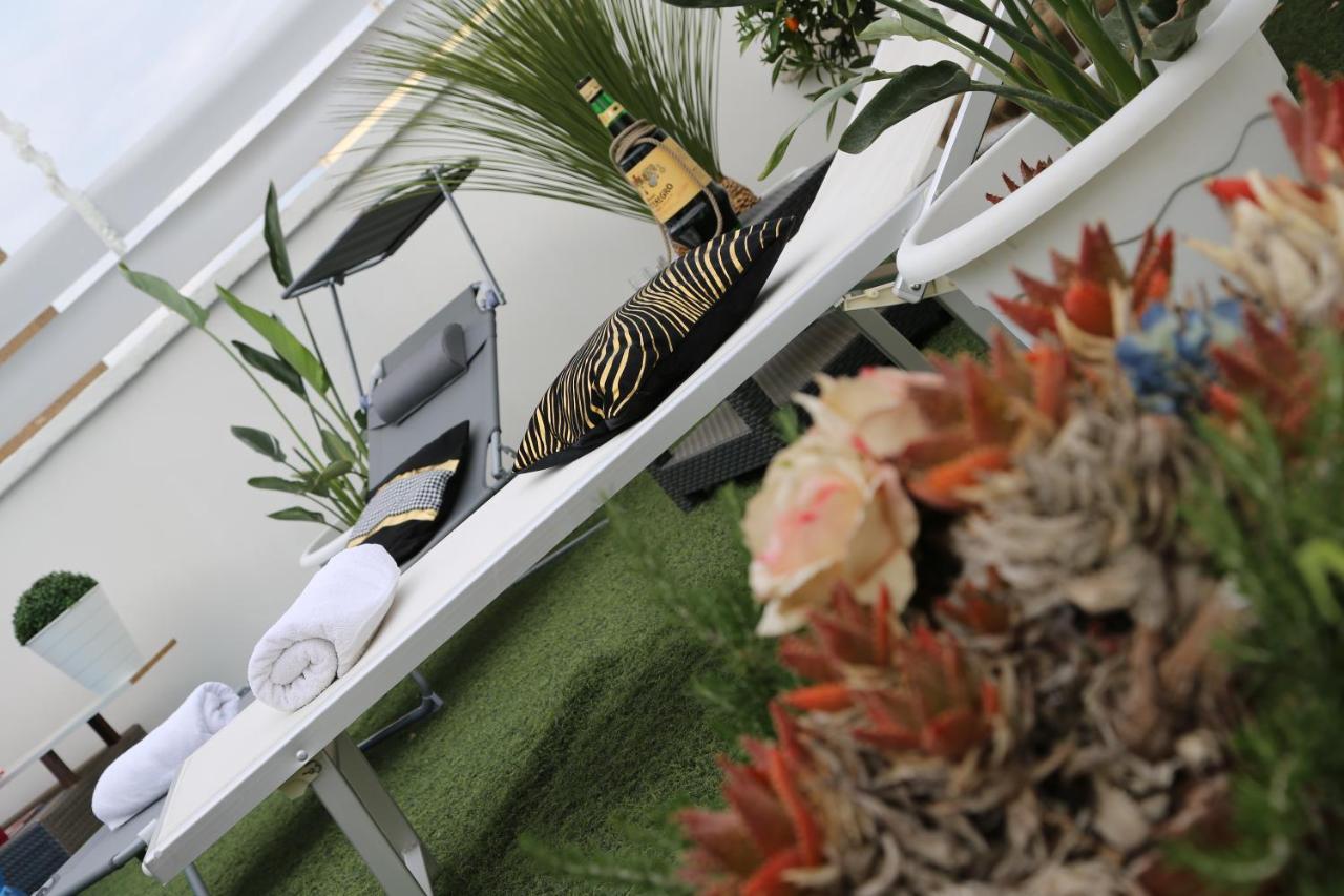 Terrazze Bs Bed & Breakfast รูติเญียโน ภายนอก รูปภาพ